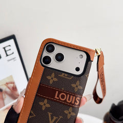 Étui portefeuille en cuir pour téléphone, avec porte-cartes, dragonne et grand imprimé monogramme - RCLV172