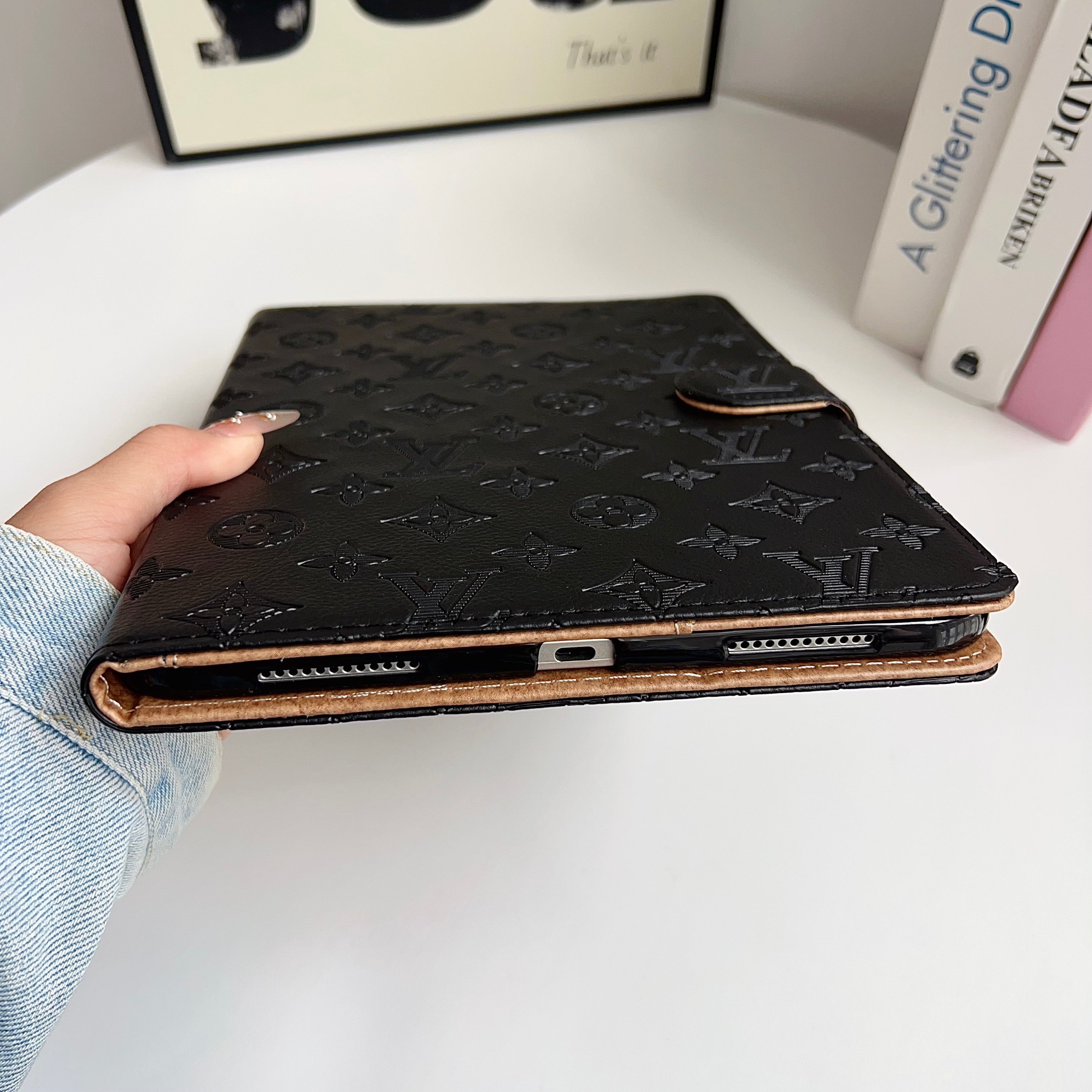 High-quality Monogram  iPad Case Black Printing-RCLV116 - Runycase