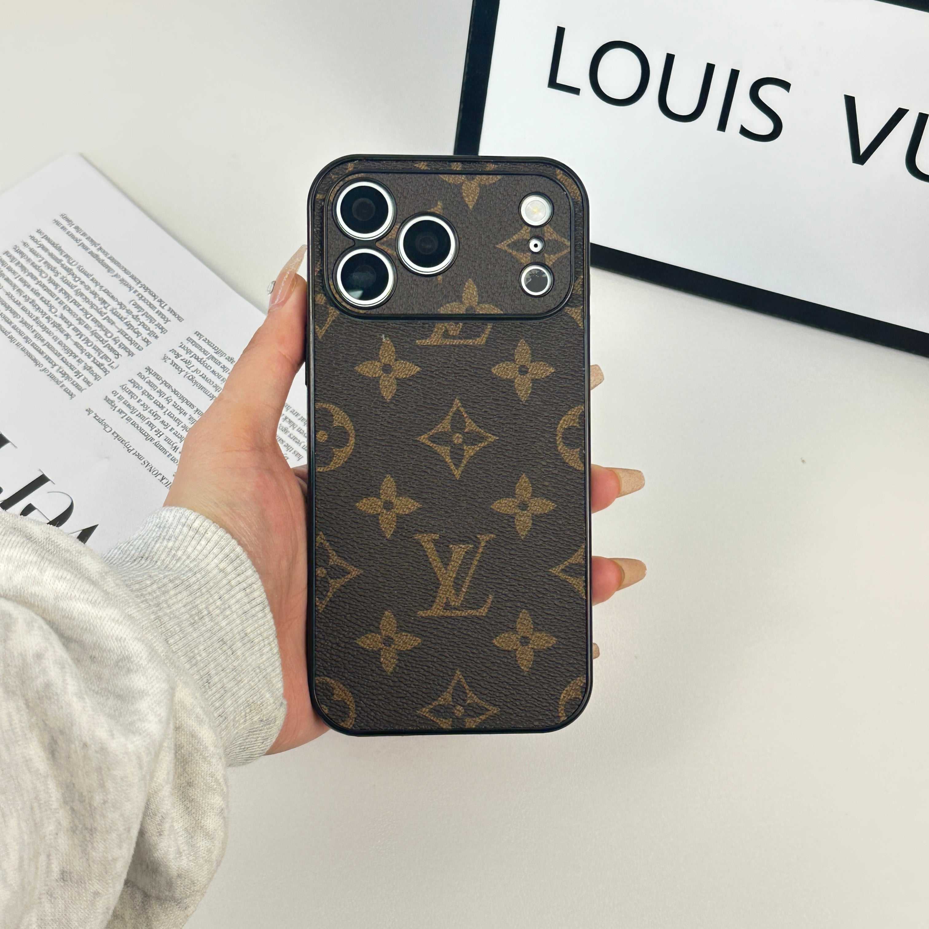 Monogram Refined Leather Magnetic iPhone Case（Compatible With Magsafe）For iPhone 17 Series-RCLV064 - Runycase