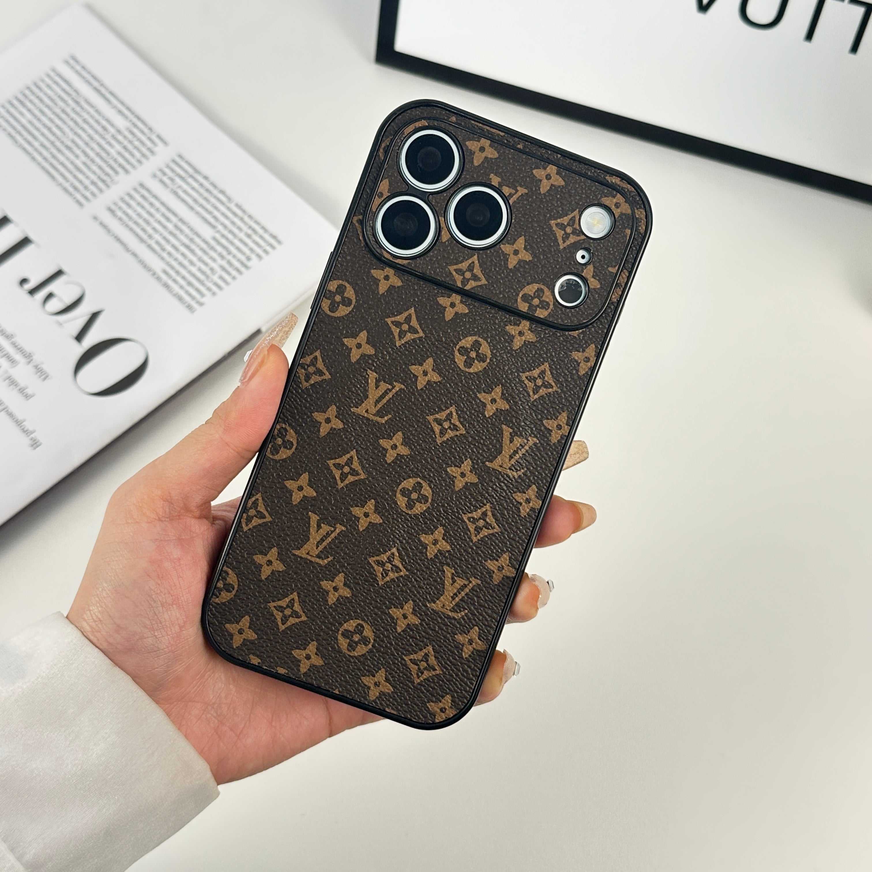 Monogram Luxury Leather Magnetic iPhone Case（Compatible With Magsafe）For iPhone 17 Series-RCLV065 - Runycase