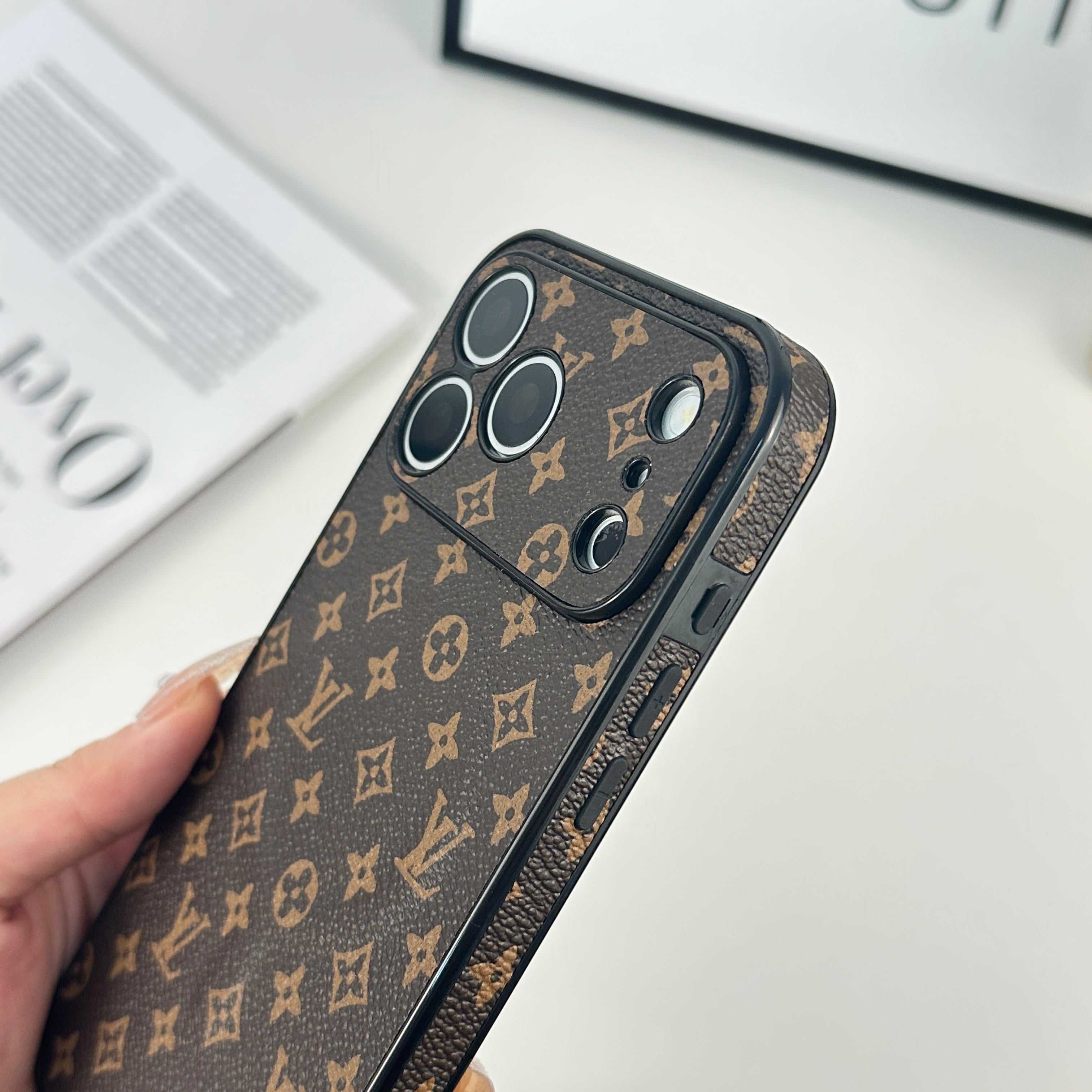 Monogram Luxury Leather Magnetic iPhone Case（Compatible With Magsafe）For iPhone 17 Series-RCLV065 - Runycase