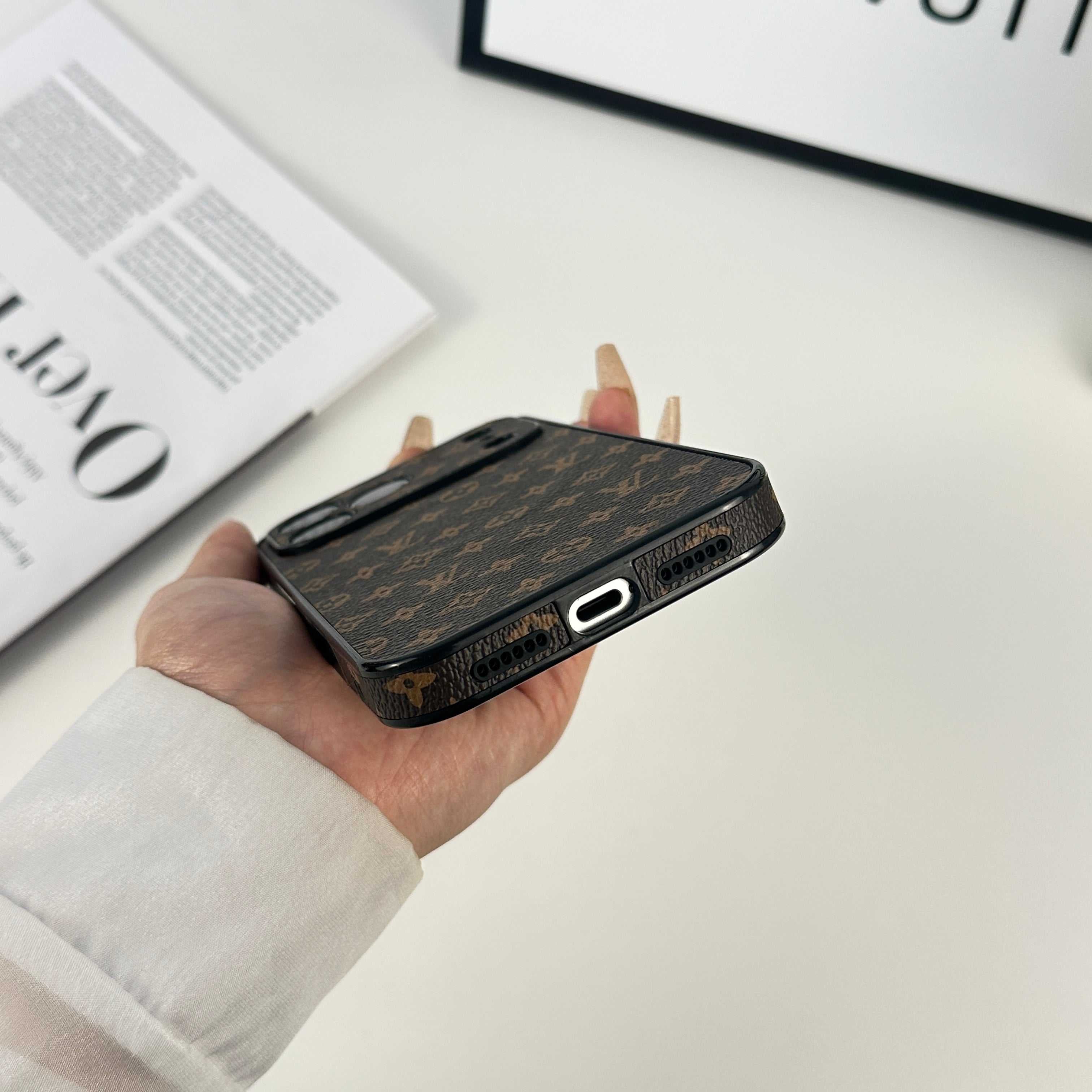 Monogram Luxury Leather Magnetic iPhone Case（Compatible With Magsafe）For iPhone 17 Series-RCLV065 - Runycase