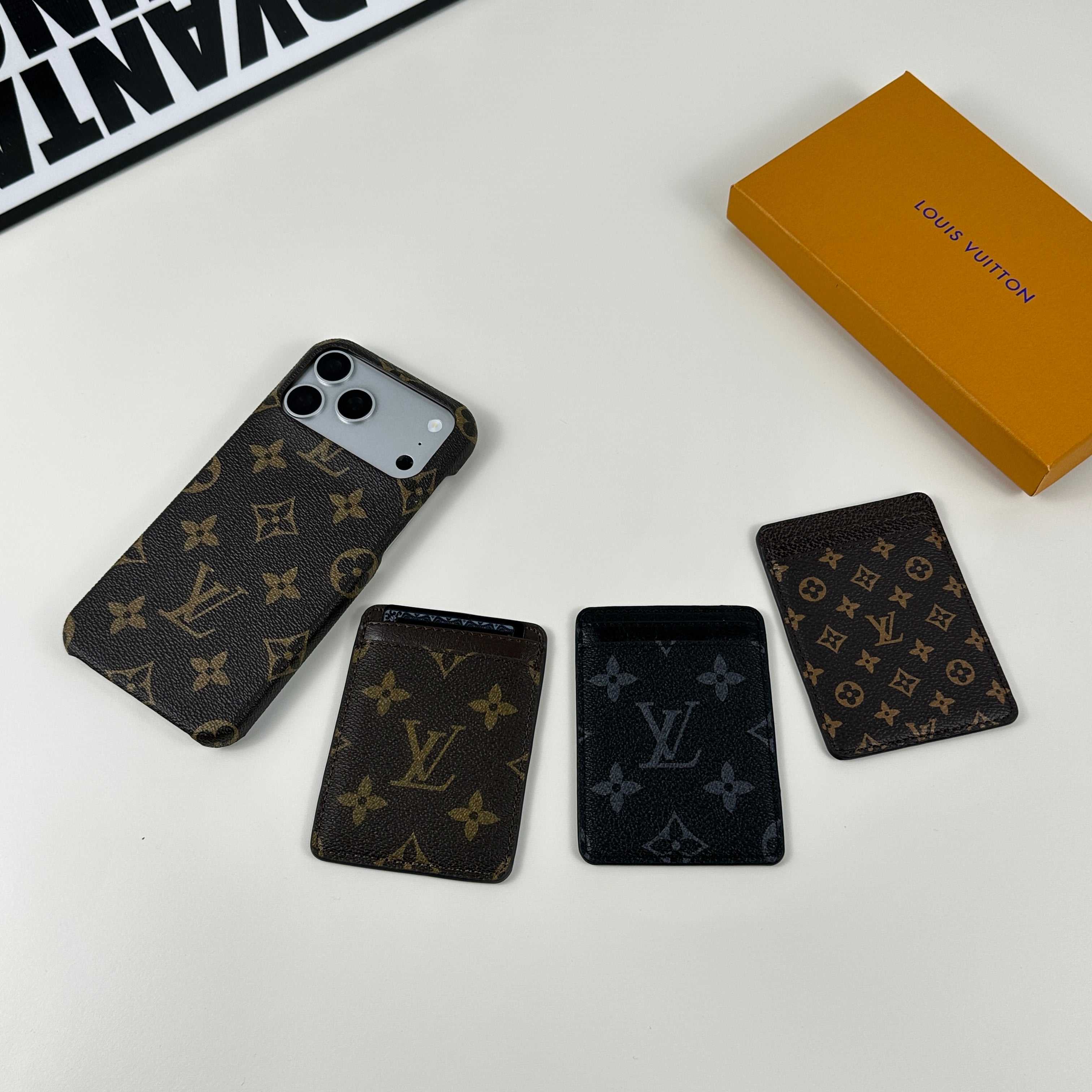 Monogram Premium Leather Magnetic Wallet Big Printing-RCLV046 - Runycase