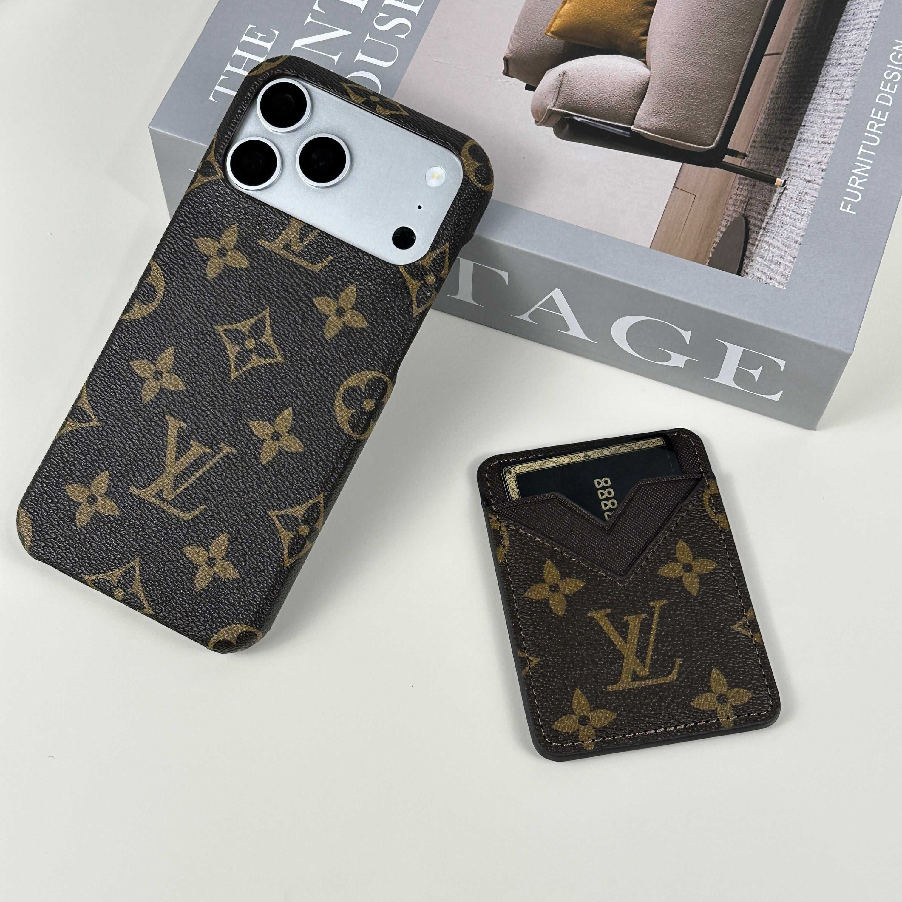 Monogram Classic Leather Magnetic Wallet Big Printing-RCLV049 - Runycase