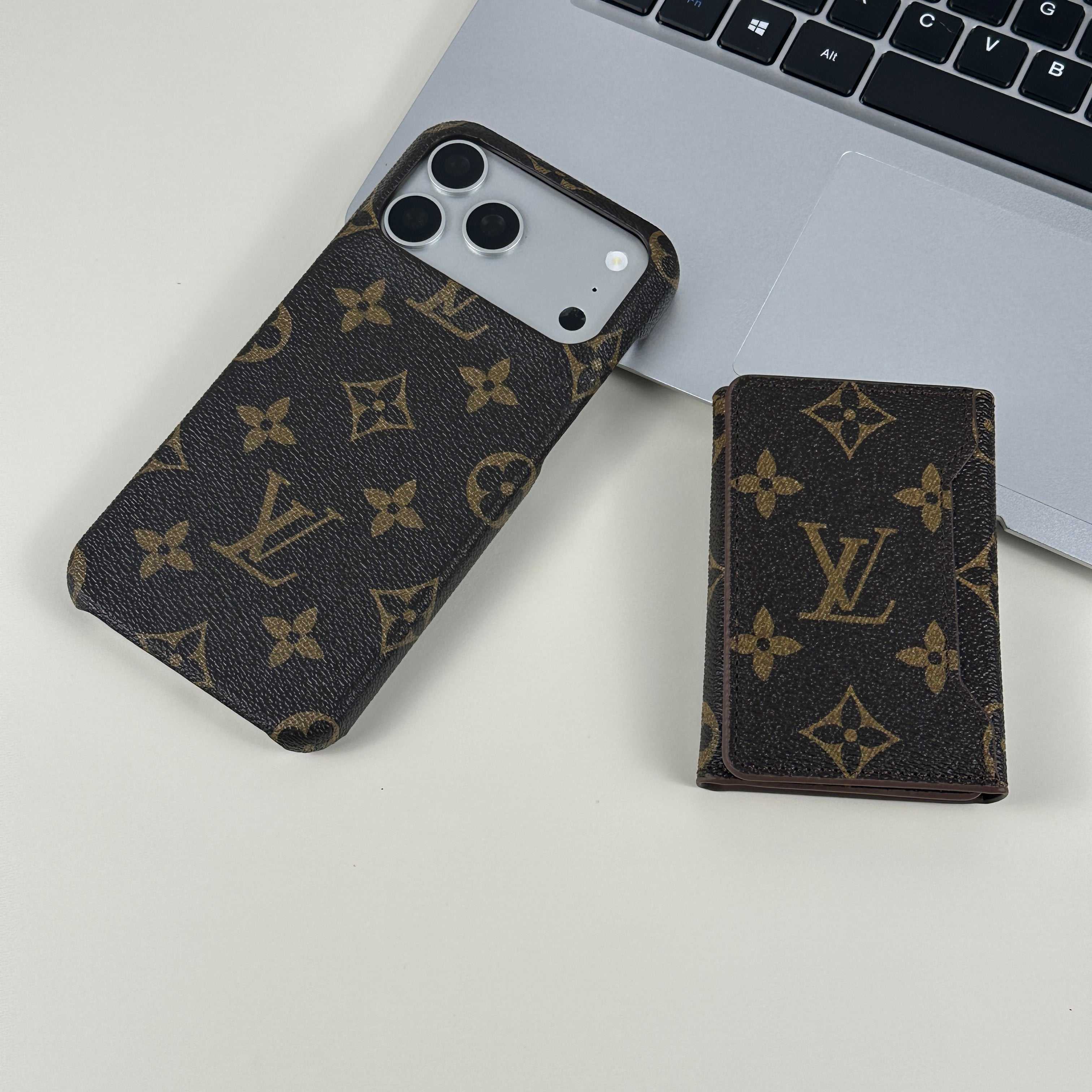 Monogram Elegant Leather Magnetic Wallet Big Printing-RCLV054 - Runycase