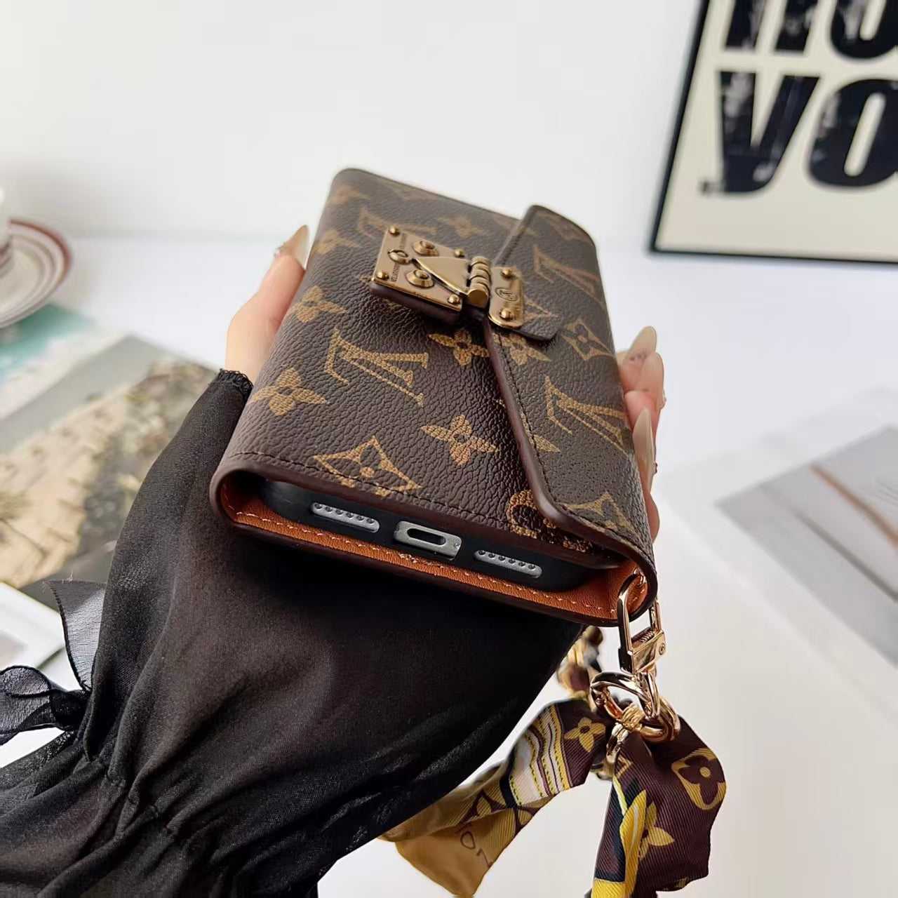 High-quality  Monogram iPhone Case With Card Holder And chain For iPhone 17 Series-RCLV088 - Runycase