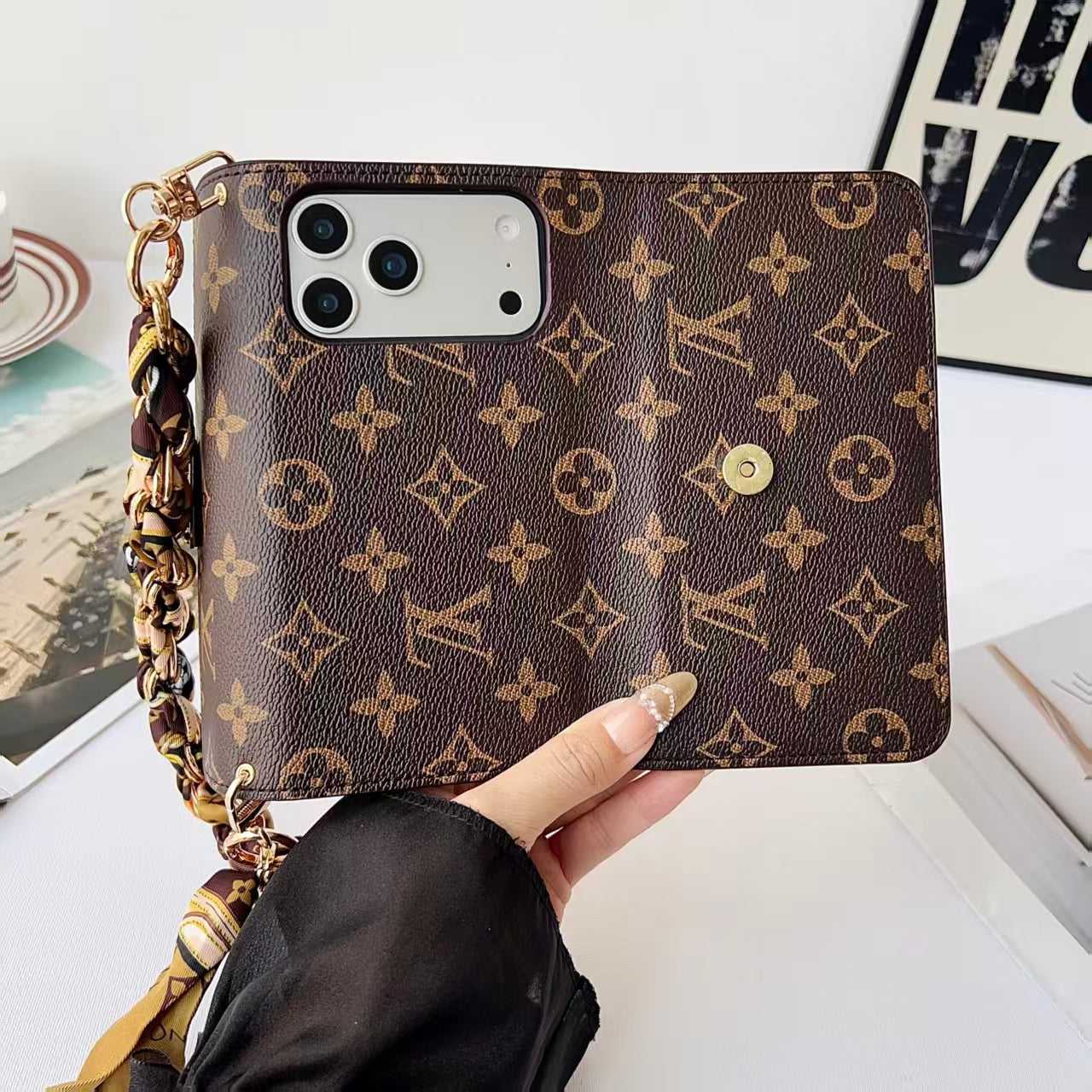 High-quality  Monogram iPhone Case With Card Holder And chain For iPhone 17 Series-RCLV088 - Runycase